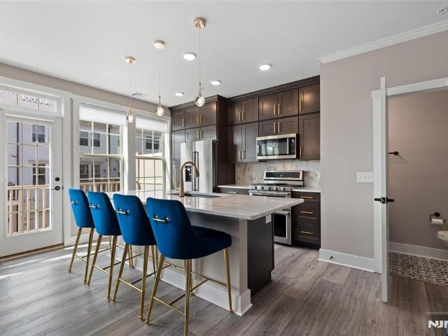 Townhouse for sale in Wood Ridge, New Jersey