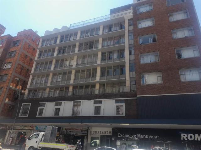 Flat for sale in Johannesburg Flat for sale in Johannesburg