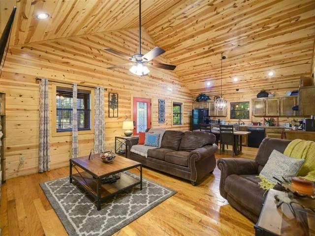 House for sale in Hochatown, Broken Bow