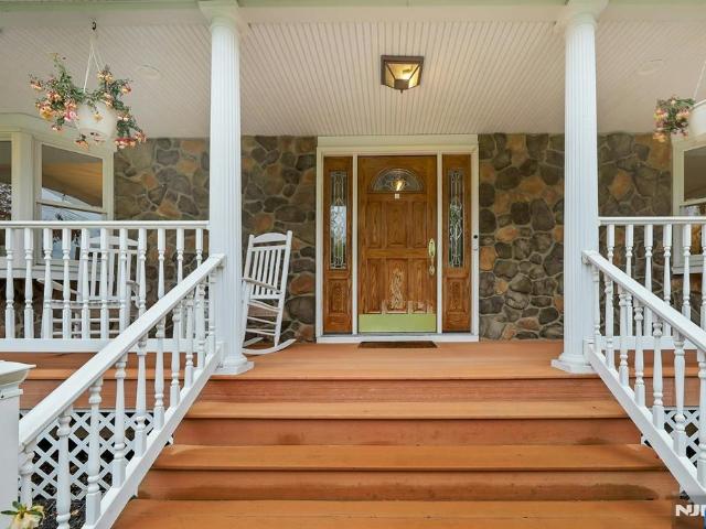 House for sale in Allendale, New Jersey