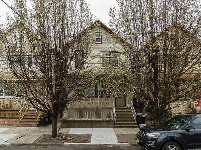 House for sale in Hudson, New Jersey