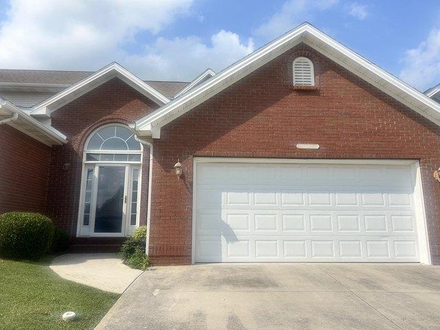 Townhouse for sale in Somerset, Pulaski County
