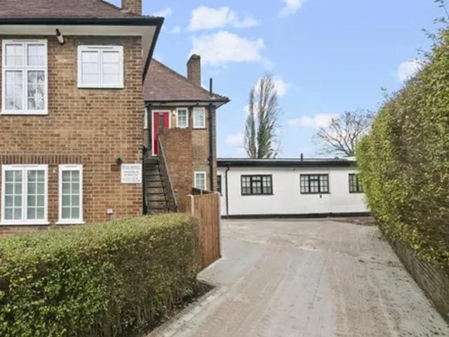 Apartment for rent in London Borough of Ealing, Perivale