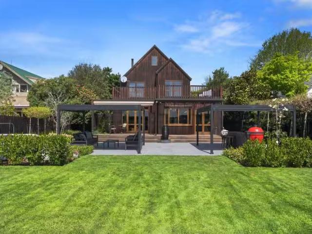 House for sale in Fendalton, Canterbury