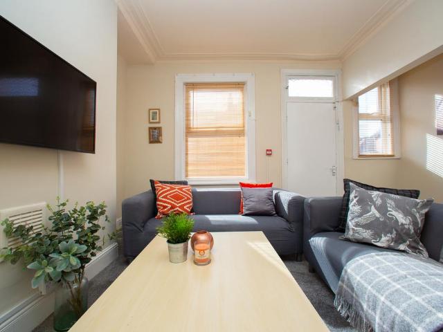House for rent in Beckett Park, Headingley