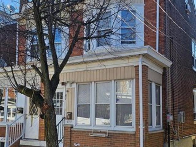 Townhouse for sale in Trenton, New Jersey