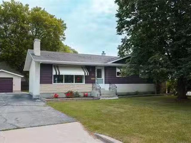 House for sale in East St. Paul, Manitoba