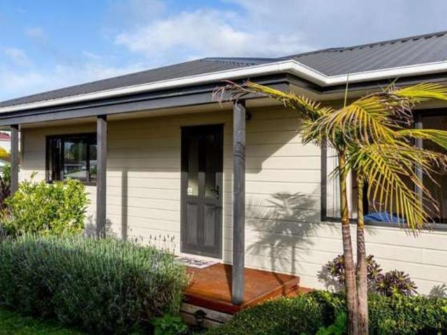 Townhouse for rent in Hillsborough, Taranaki