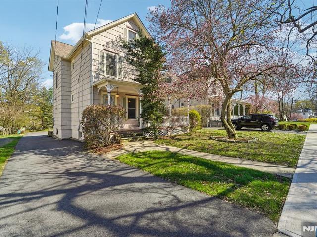 House for sale in Allendale, New Jersey