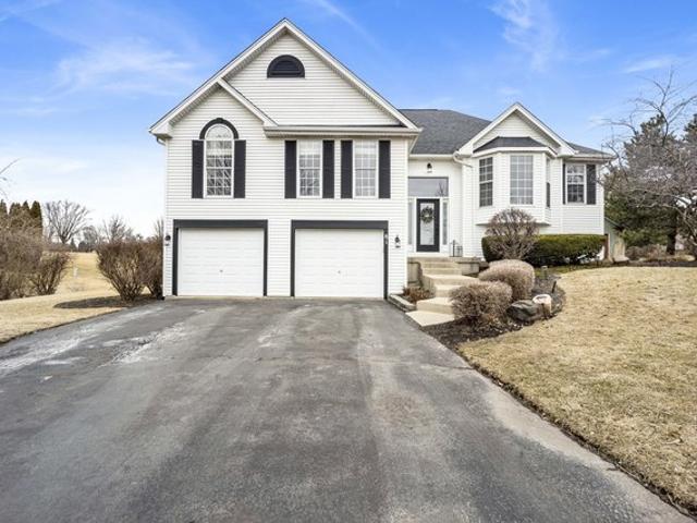 House for sale in North Aurora, Illinois