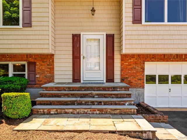 House for sale in Oakbrook, Bardonia