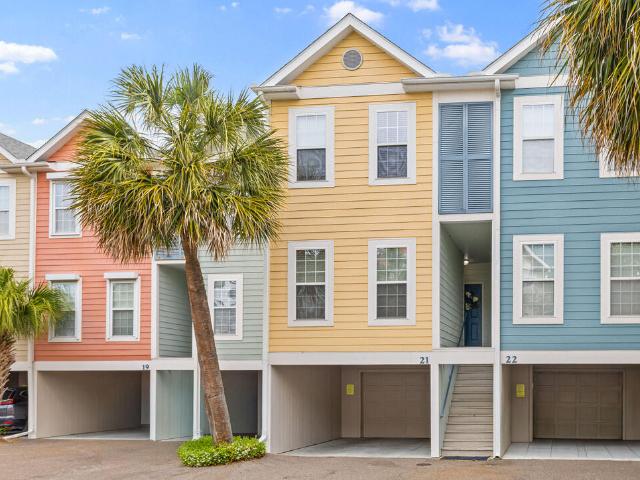 Townhouse for sale in Folly Beach, South Carolina