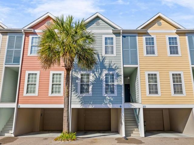 Townhouse for sale in Folly Beach, South Carolina