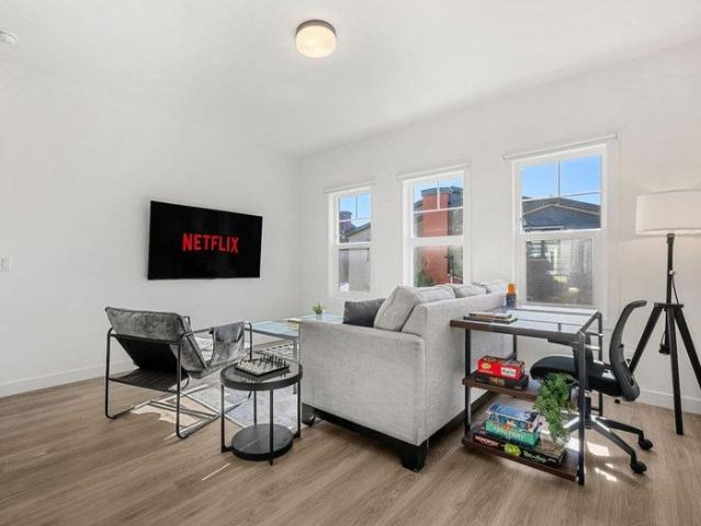 House for rent in Springbank Hill, Calgary