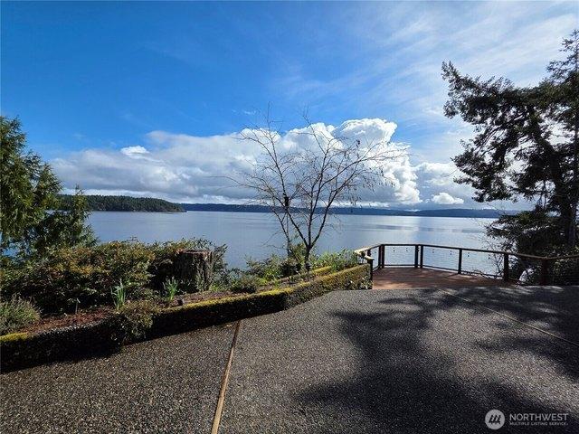 House for sale in Brinnon, Washington