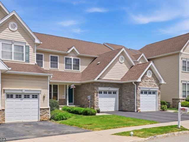 Townhouse for sale in Washington, New Jersey