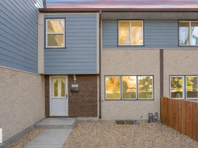 Townhouse for sale in Wedgewood, Alberta
