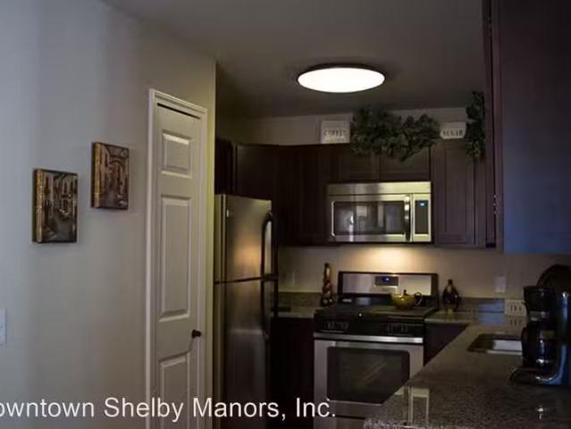 Condo for rent in Utica
