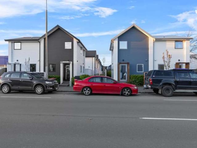 Townhouse for sale in Heathcote, Canterbury