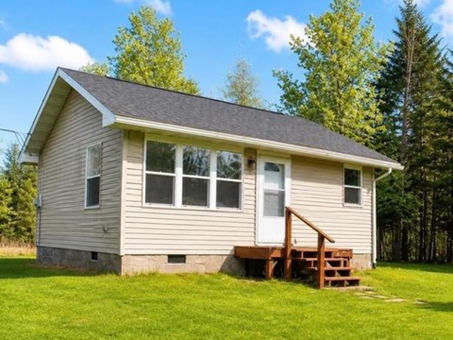 House for sale in Rapid River, Michigan