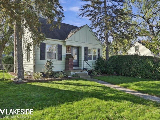 House for sale in Van Dyke, Warren