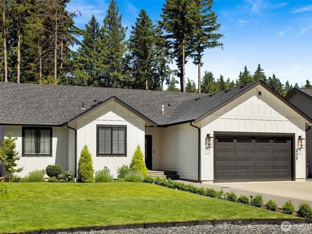 House for sale in Deming, Washington