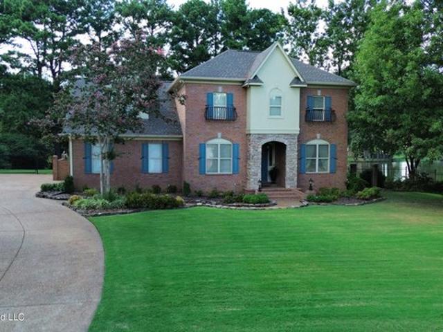 House for sale in Nesbit, Mississippi