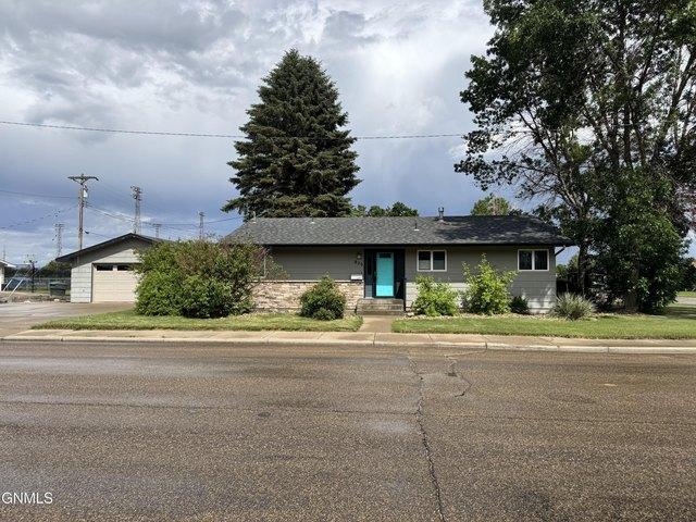 House for sale in Sidney, Montana