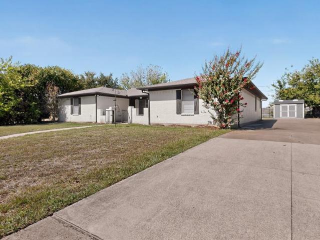 House for sale in Burleson, Johnson County