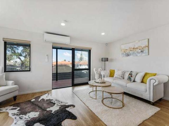 Townhouse for sale in East Tamaki