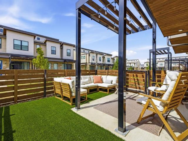 Townhouse for sale in Denton, Texas