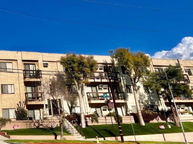 Apartment for rent in Pacoima Neighborhood Council, Canoga Park