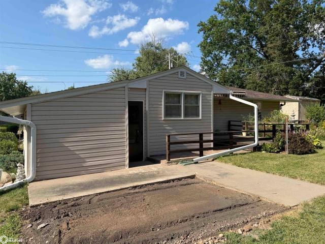 House for sale in Chariton, Iowa