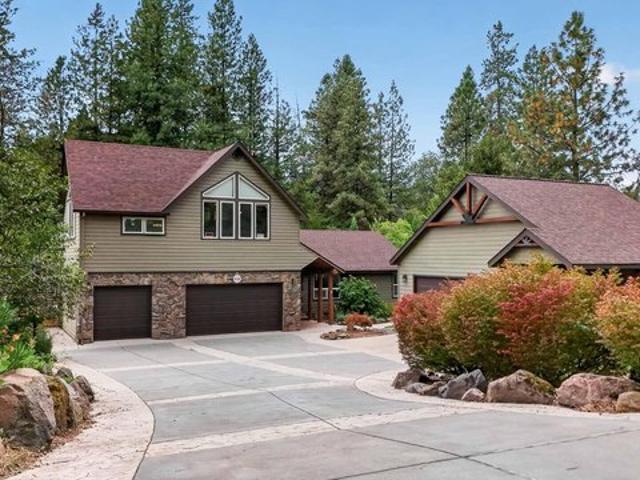 House for sale in Mount Shasta, Siskiyou County