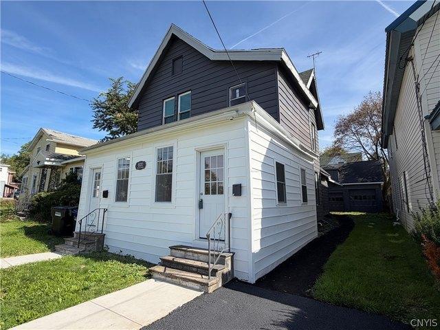 House for sale in Far Westside, City of Syracuse
