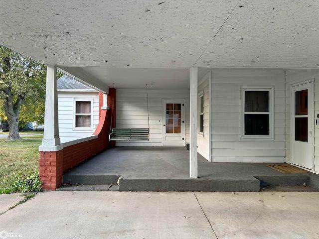 House for sale in Chariton, Iowa