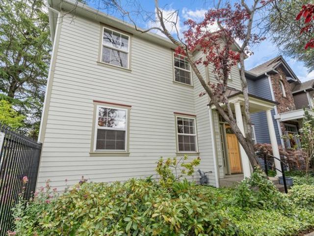 Townhouse for sale in Oregonia