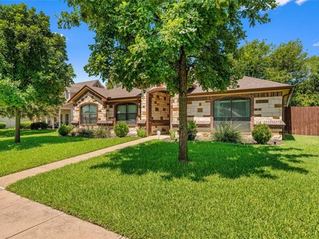 House for sale in Lorena, Texas