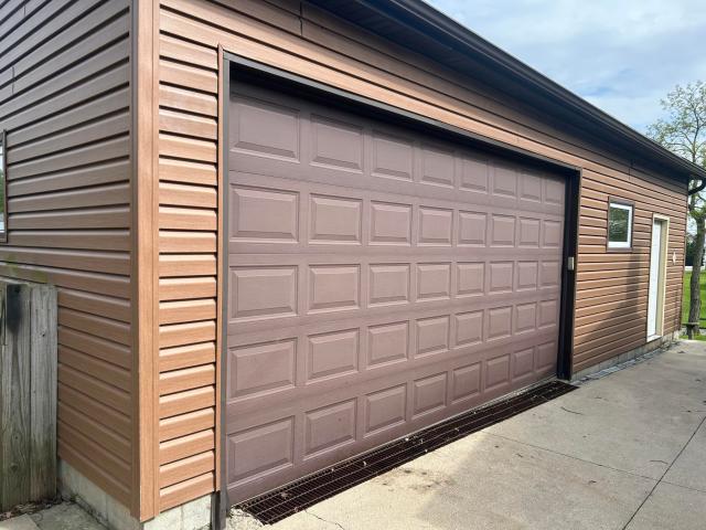 House for sale in Cedar Lake, Indiana