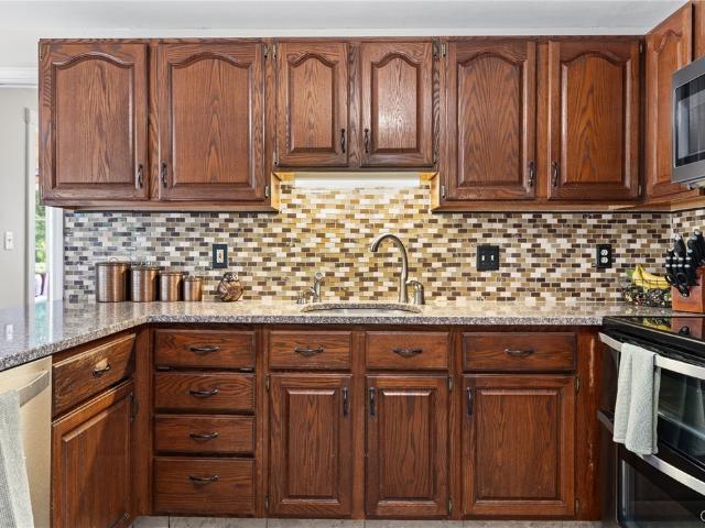 House for sale in Bayberry, Town of Clay