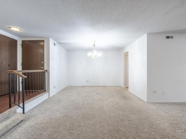 Condo for sale in Palos Hills, Illinois