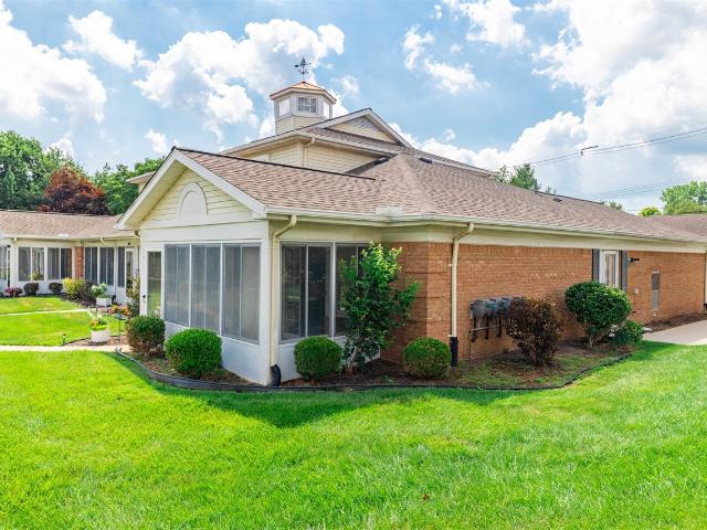 Condo for sale in Grosse Ile, Michigan