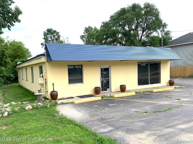 Commercial for sale in Goodrich