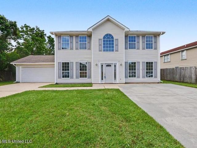 House for sale in Ocean Springs, Mississippi