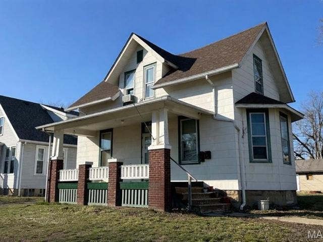 House for sale in Highland, Illinois