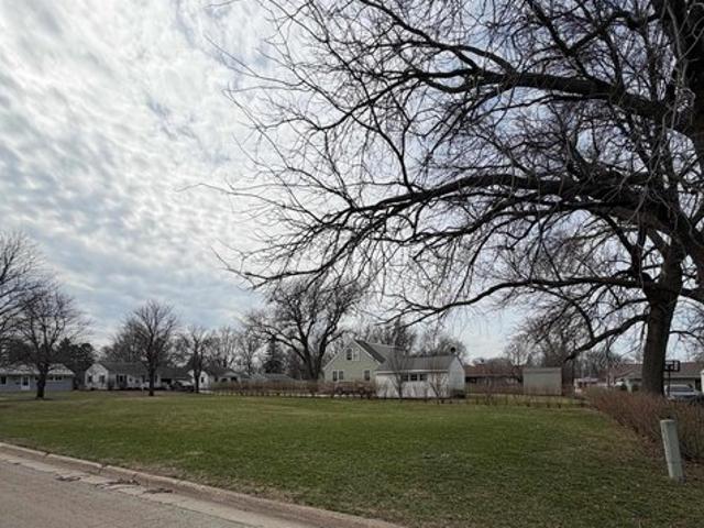 Land for sale in Clarion, Iowa