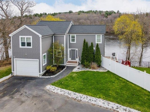 House for sale in Dracut, Massachusetts