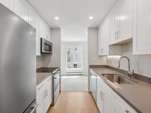 Condo for sale in San Mateo, California