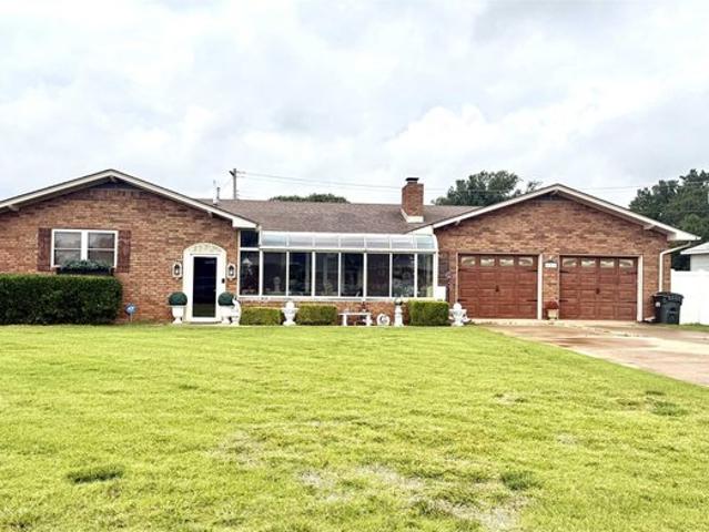 House for sale in Mooreland, Oklahoma