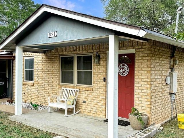 House for sale in Flatonia, Texas